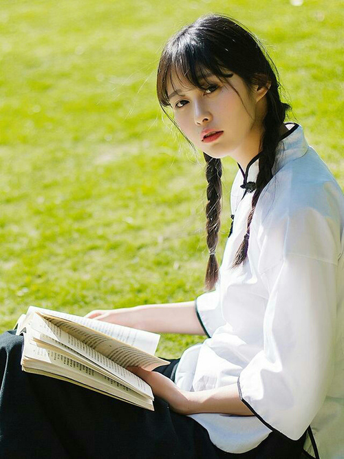 中国篮球明星球员回归家乡举办公益训练营传播篮球文化，中国篮球队运动员